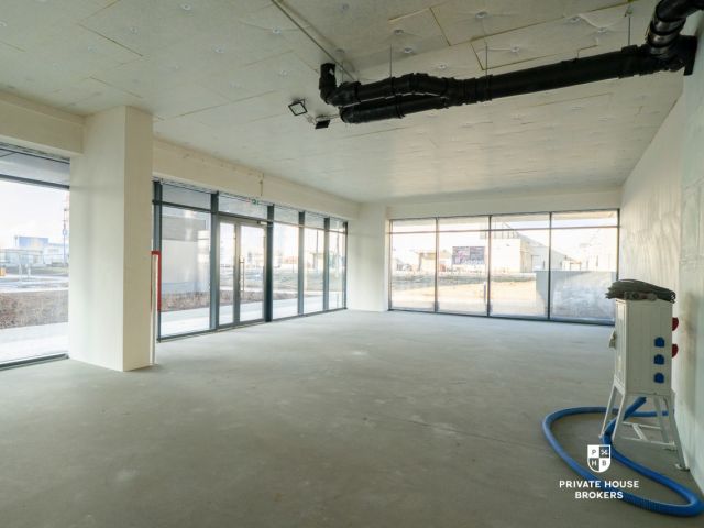Commercial space for rent Centralna street 49 sqm - Комерційне приміщення - Оренда - Kraków, Nowa Huta