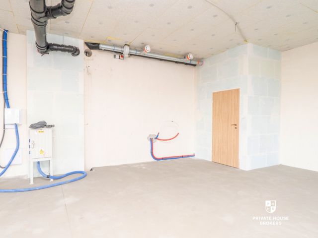 Commercial space for rent Centralna street 49 sqm - Комерційне приміщення - Оренда - Kraków, Nowa Huta