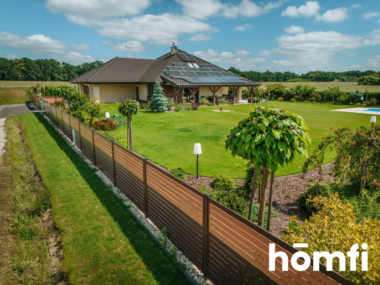 Beautiful, smart detached house with a swimming pool - Дім - Продаж - Toruński, Łubianka / Zamek Bierzgłowski