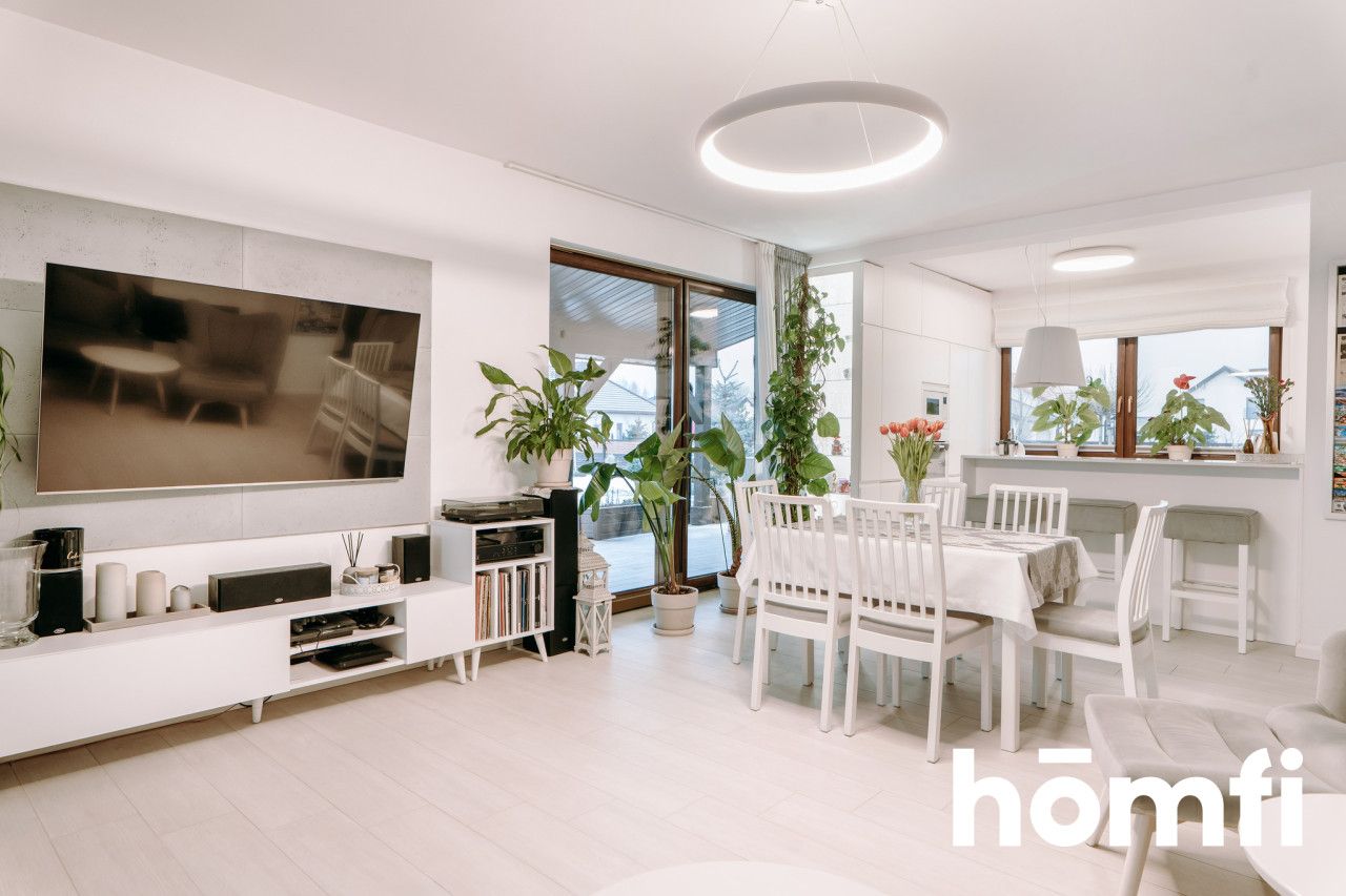 Beautiful, smart detached house with a swimming pool - Дім - Продаж - Toruński, Łubianka / Zamek Bierzgłowski