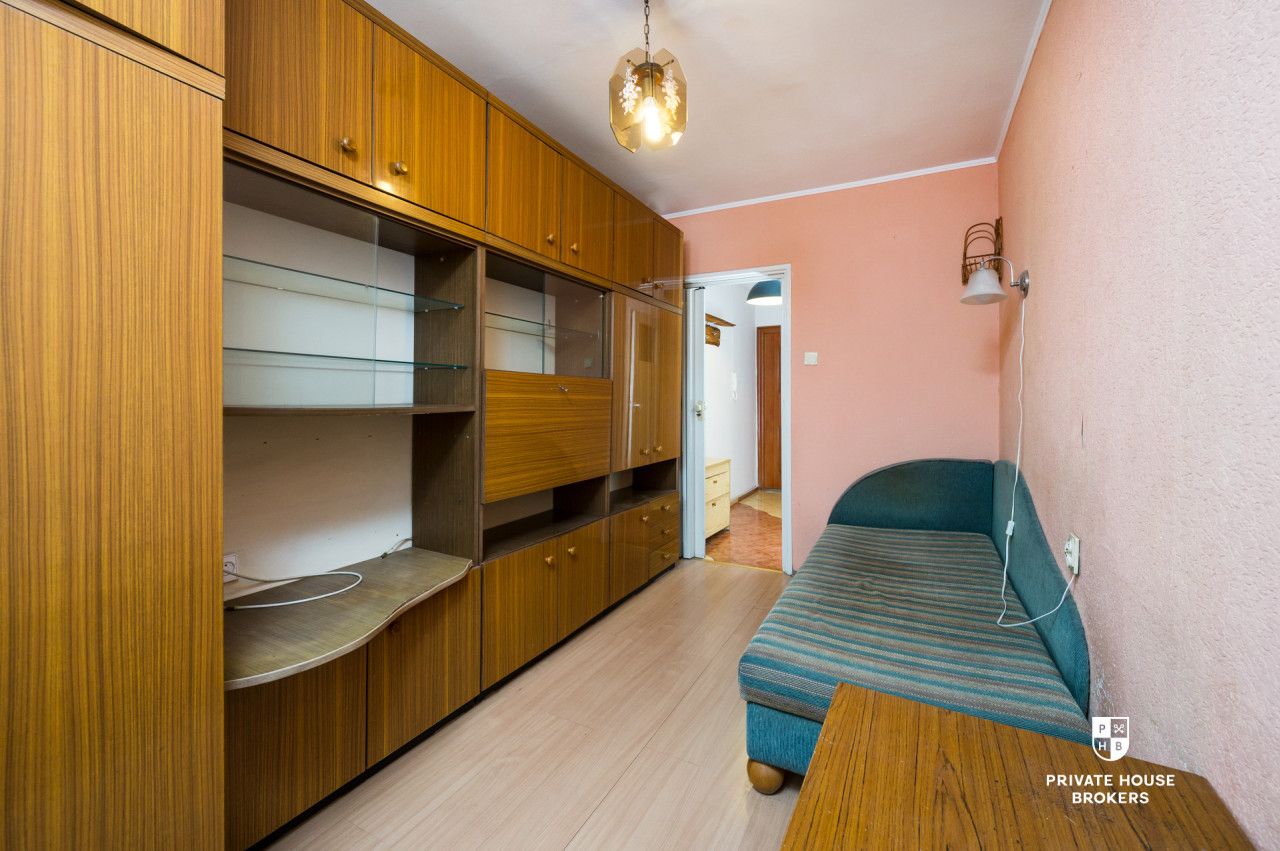 Comforta37 m² apartment on the ground floor, Na Lotnisku – great potential for custom design - Apartment - Sale - Kraków, Nowa Huta