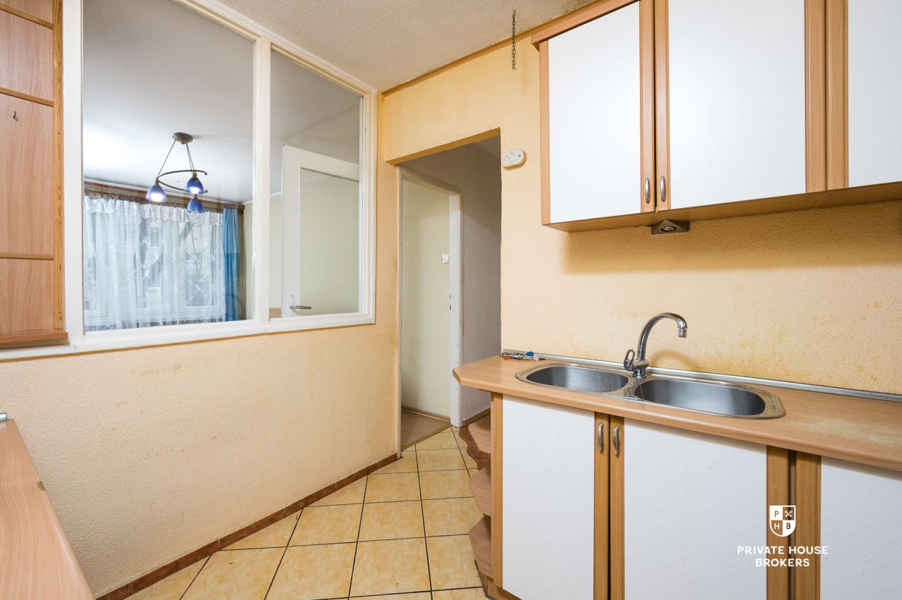 Comforta37 m² apartment on the ground floor, Na Lotnisku – great potential for custom design - Apartment - Sale - Kraków, Nowa Huta