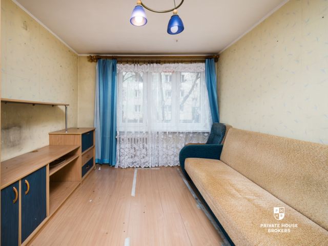 Comforta37 m² apartment on the ground floor, Na Lotnisku – great potential for custom design - Apartment - Sale - Kraków, Nowa Huta