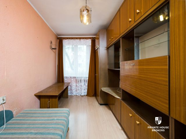 Comforta37 m² apartment on the ground floor, Na Lotnisku – great potential for custom design - Apartment - Sale - Kraków, Nowa Huta