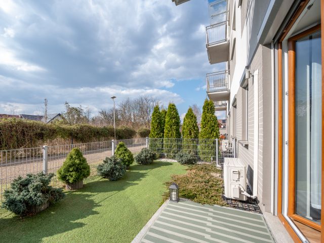 Studio apartment with garden, Czerwone Maki, Bunscha street, Shell, UBS - Квартира - Оренда - Kraków, Ruczaj