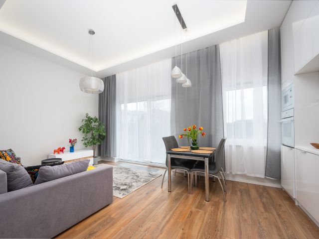 Studio apartment with garden, Czerwone Maki, Bunscha street, Shell, UBS - Квартира - Оренда - Kraków, Ruczaj