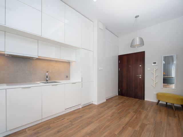 Studio apartment with garden, Czerwone Maki, Bunscha street, Shell, UBS - Квартира - Оренда - Kraków, Ruczaj