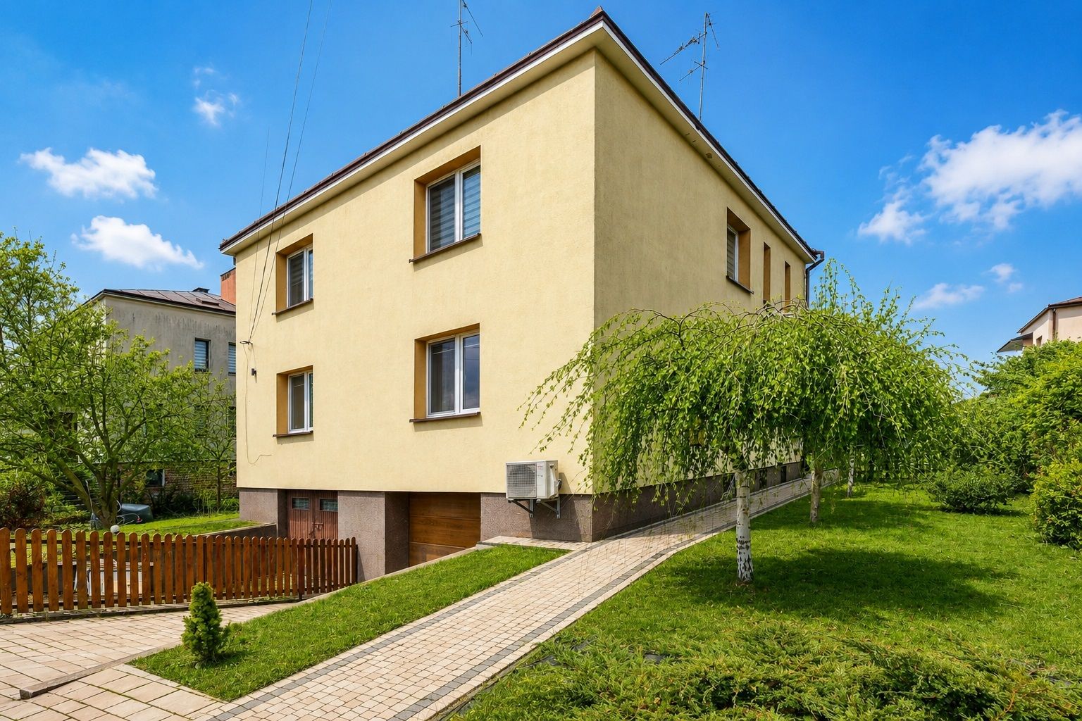 Maintenance-free |Garage and basement included in the price | 4-are garden - Apartment - Sale - Rzeszów, Wilkowyja