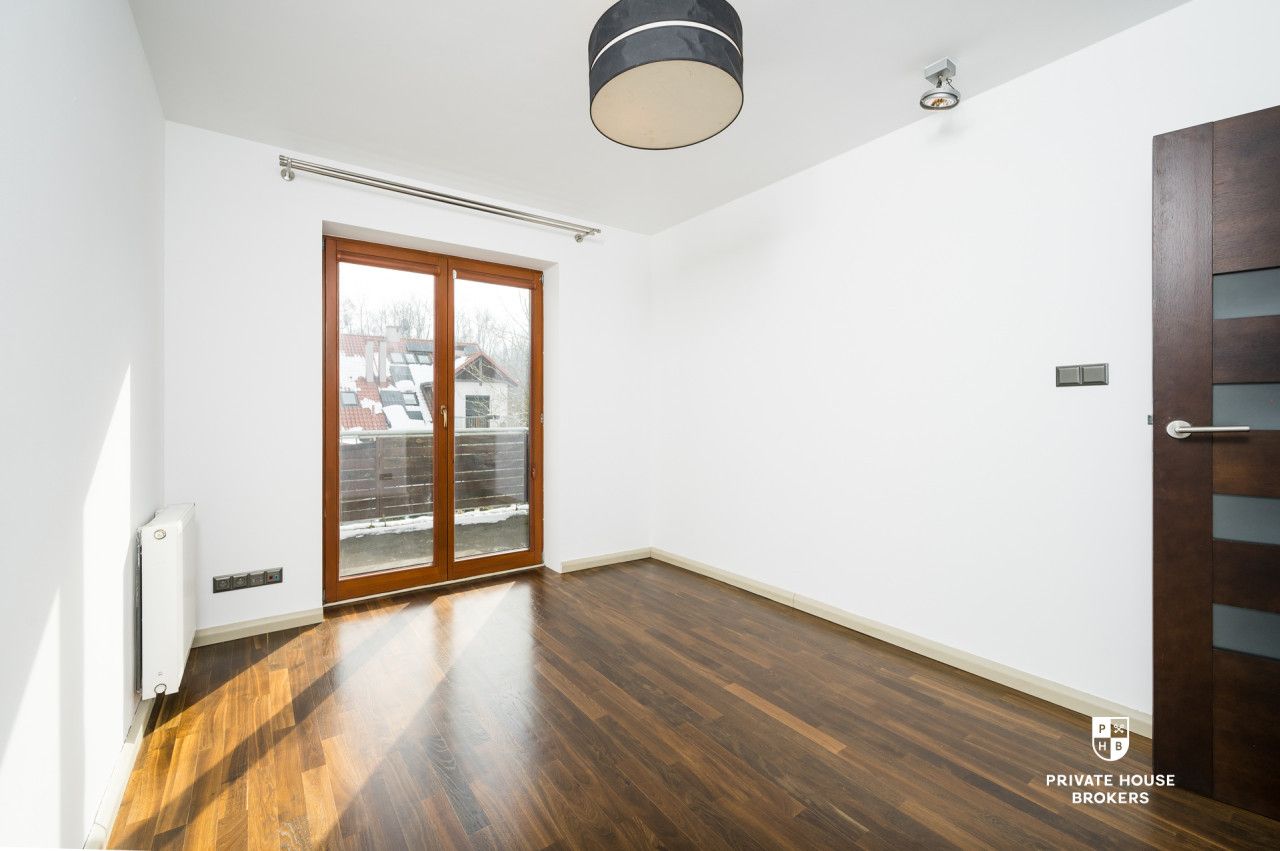 A cozy development surrounded by greenery, Srebrne Uroczysko Street - House - Sale - Kraków, Podgórze / Kostrze