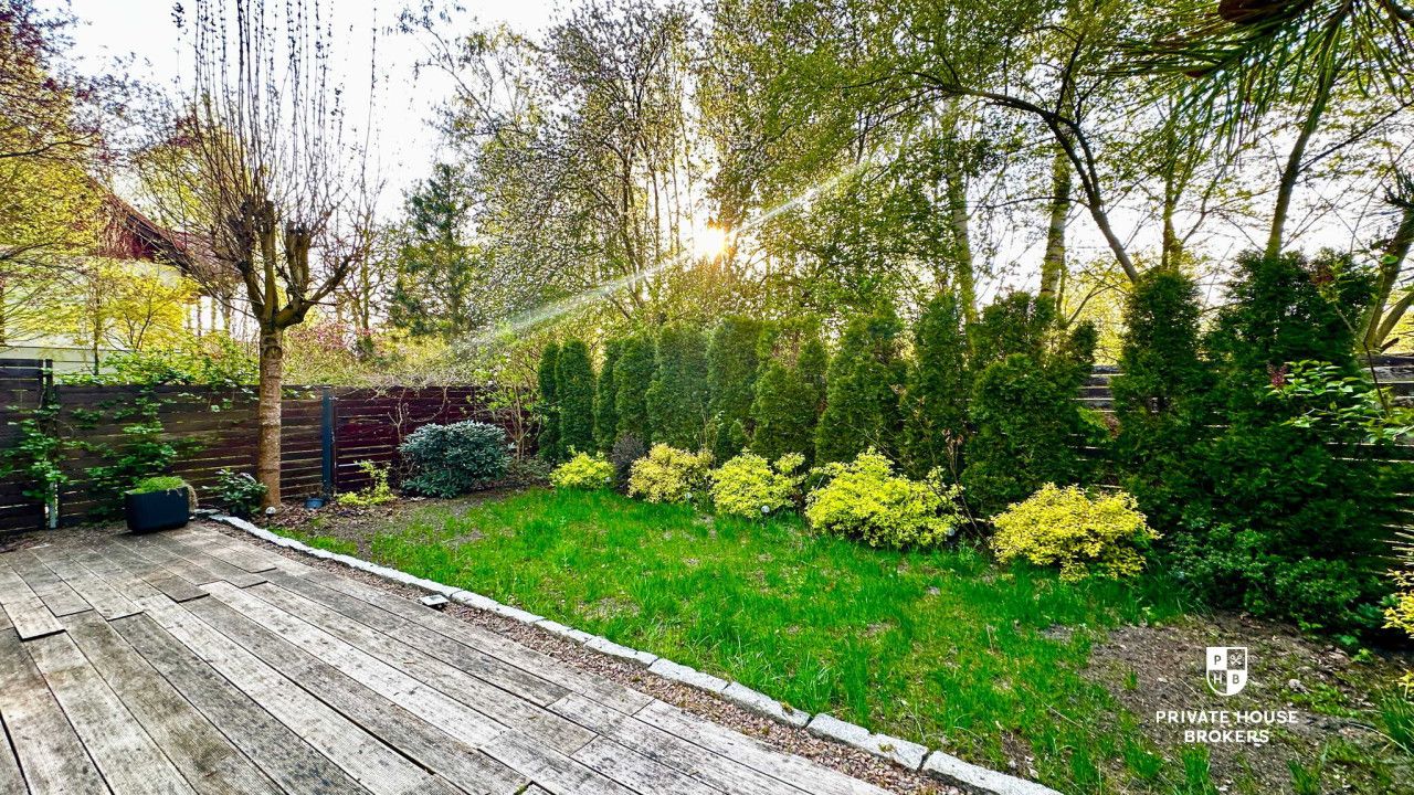 A cozy development surrounded by greenery, Srebrne Uroczysko Street - House - Sale - Kraków, Podgórze / Kostrze