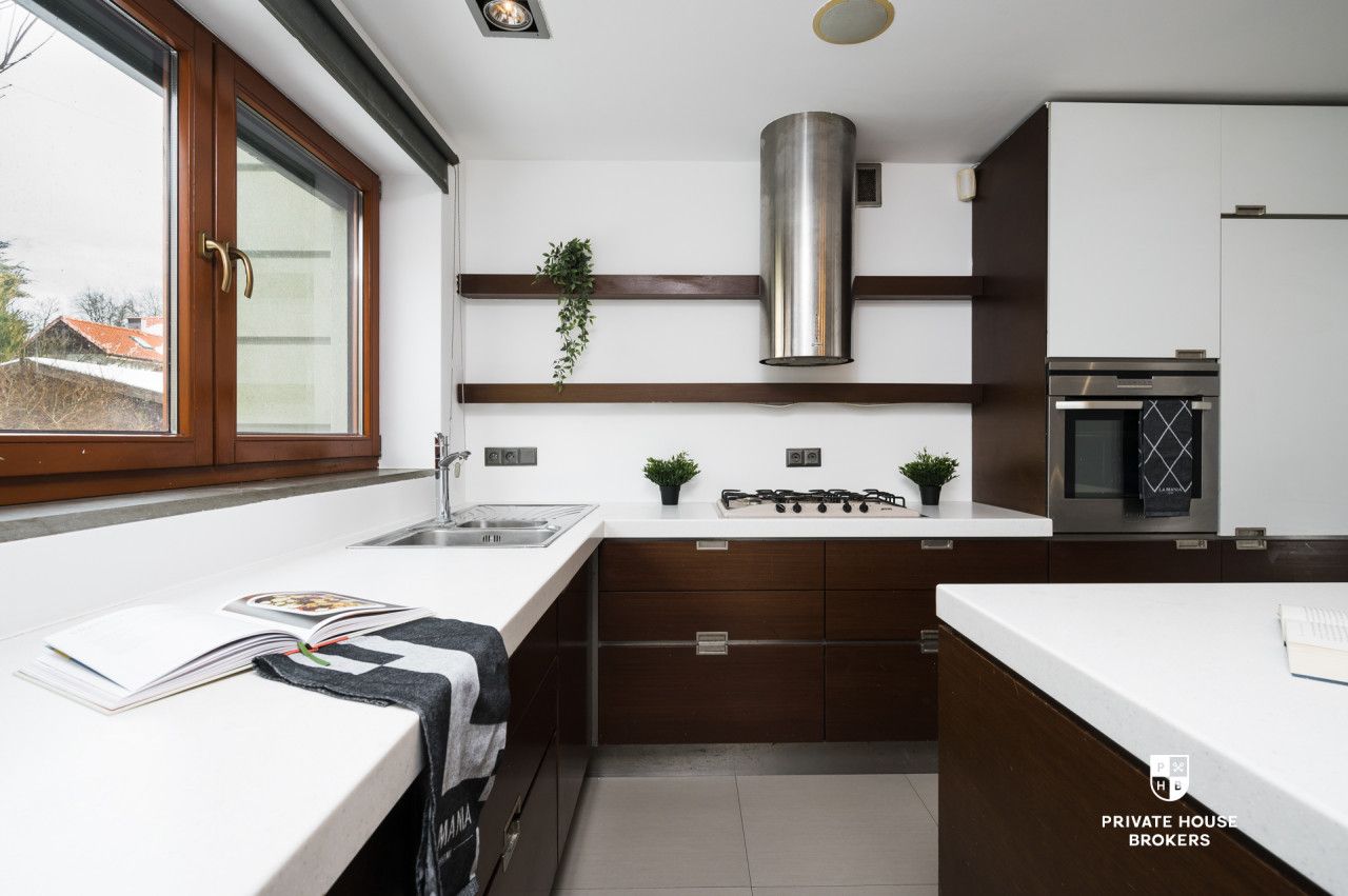 A cozy development surrounded by greenery, Srebrne Uroczysko Street - House - Sale - Kraków, Podgórze / Kostrze