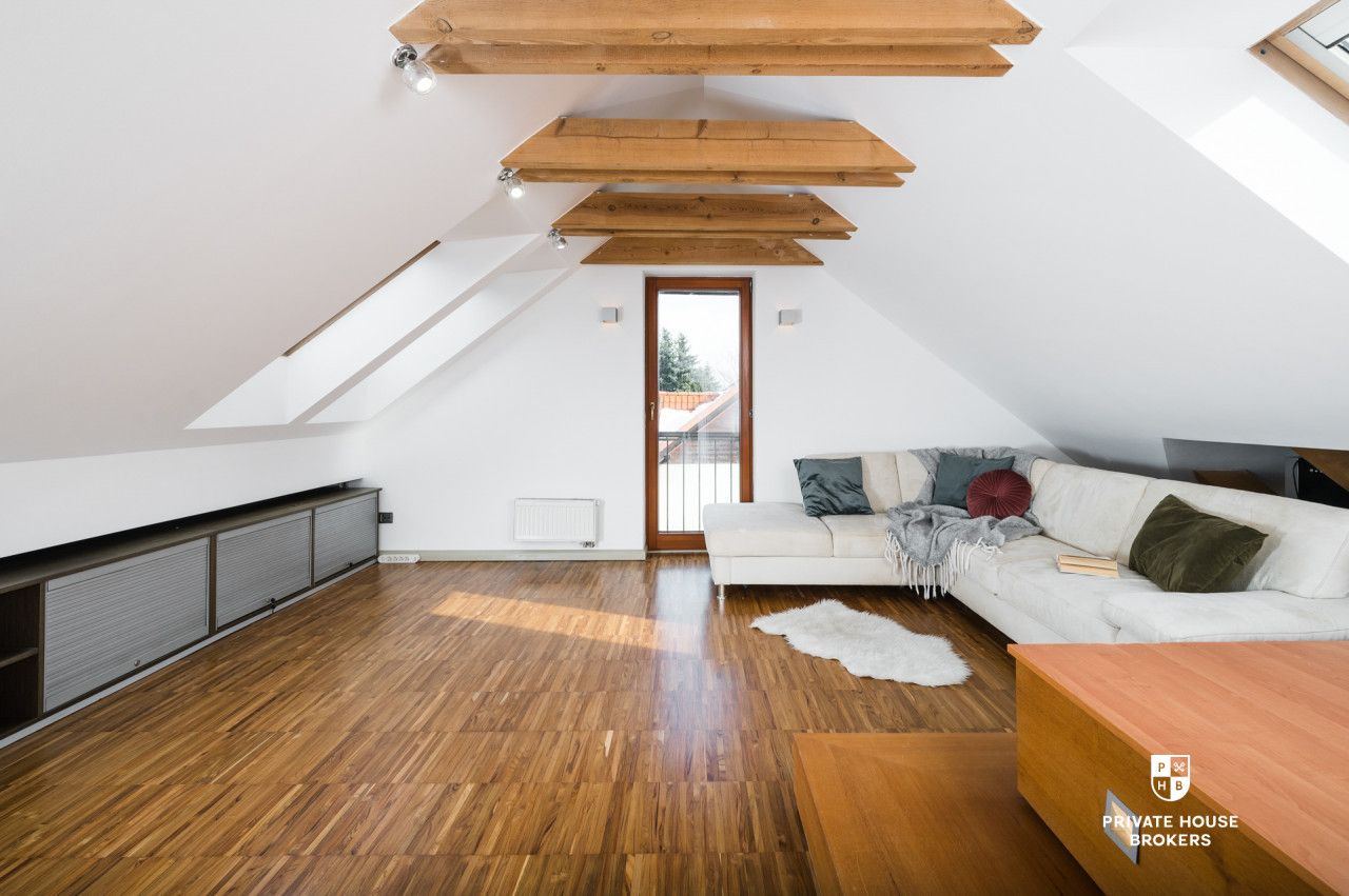 A cozy development surrounded by greenery, Srebrne Uroczysko Street - House - Sale - Kraków, Podgórze / Kostrze