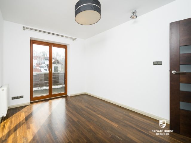 A cozy development surrounded by greenery, Srebrne Uroczysko Street - House - Sale - Kraków, Podgórze / Kostrze