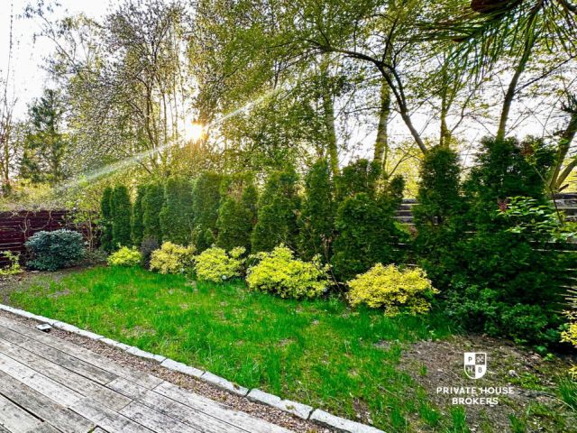 A cozy development surrounded by greenery, Srebrne Uroczysko Street - House - Sale - Kraków, Podgórze / Kostrze