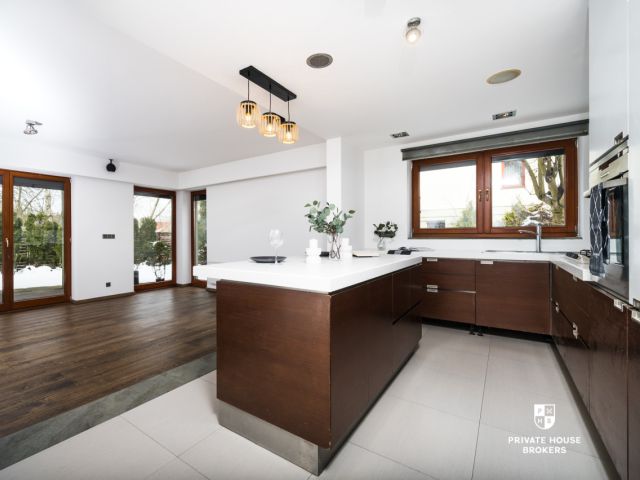 A cozy development surrounded by greenery, Srebrne Uroczysko Street - House - Sale - Kraków, Podgórze / Kostrze