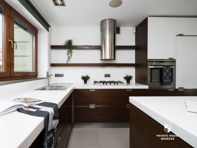 A cozy development surrounded by greenery, Srebrne Uroczysko Street - House - Sale - Kraków, Podgórze / Kostrze