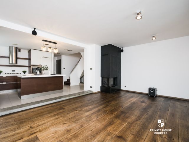 A cozy development surrounded by greenery, Srebrne Uroczysko Street - House - Sale - Kraków, Podgórze / Kostrze