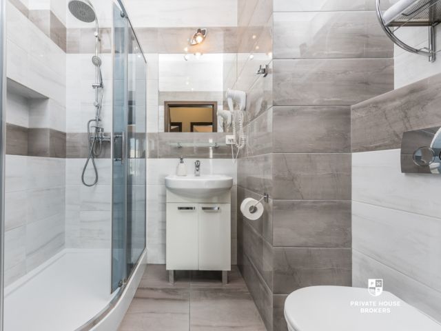 A unique 3-room apartment in a prestigious investment with security| Center of the city| The vicinity of Galeria Krakowska | 5 minutes to the old town - Apartment - Rent - Kraków, Śródmieście