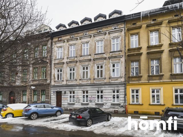 UNIQUE STUDIO APARTMENT IN THE HEART OF KRAKOW – POTENTIAL OF 2 ROOMS - Квартира - Продаж - Kraków, Śródmieście / Kleparz