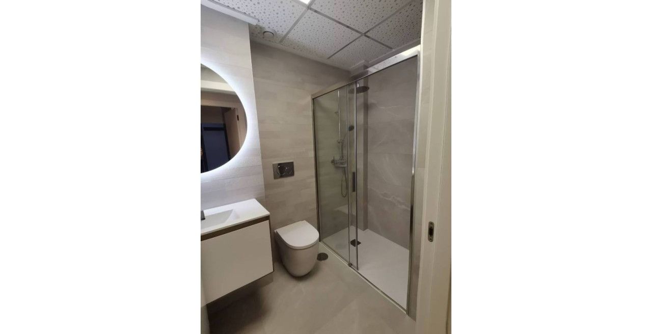 Costa Blanca | Torrevieja: New 2-bedroom apartment 200 meters from the beach - Apartment - Sale - Hiszpania, Costa Blanca - Torrevieja