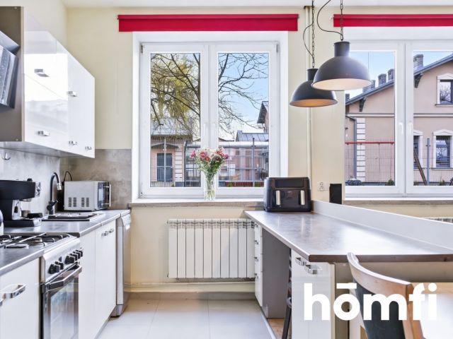 Spacious ground-floor apartment with a private 100 sqm garden, fireplace and additional storage space - Apartment - Sale - Żywiecki, Żywiec