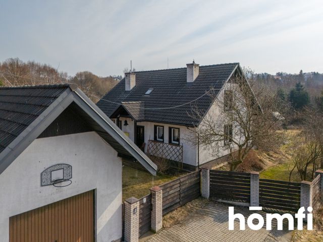 Enchanting Garden Oasis | Private Water Feature | (1700 m²) Plot - Дім - Продаж - Wielicki, Wieliczka / Rożnowa