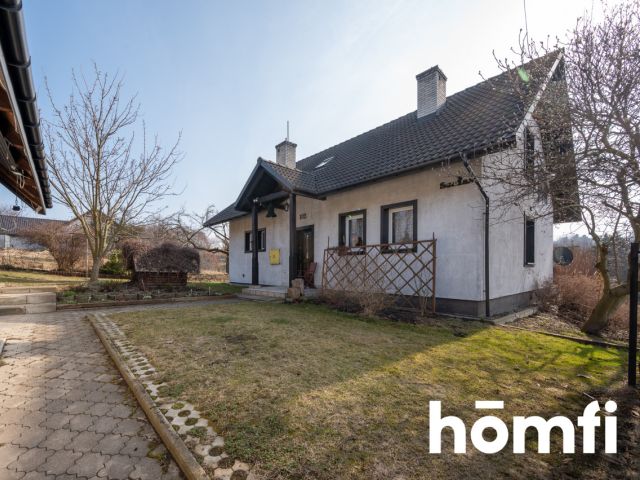 Enchanting Garden Oasis | Private Water Feature | (1700 m²) Plot - Дім - Продаж - Wielicki, Wieliczka / Rożnowa