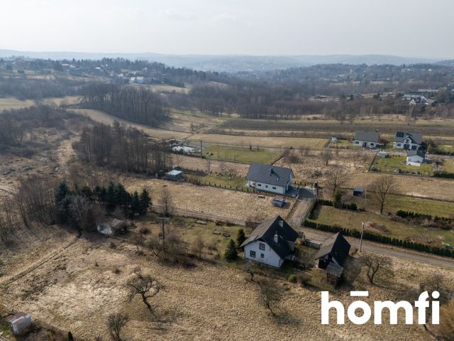 Enchanting Garden Oasis | Private Water Feature | (1700 m²) Plot - Дім - Продаж - Wielicki, Wieliczka / Rożnowa