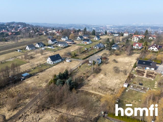 Enchanting Garden Oasis | Private Water Feature | (1700 m²) Plot - Дім - Продаж - Wielicki, Wieliczka / Rożnowa