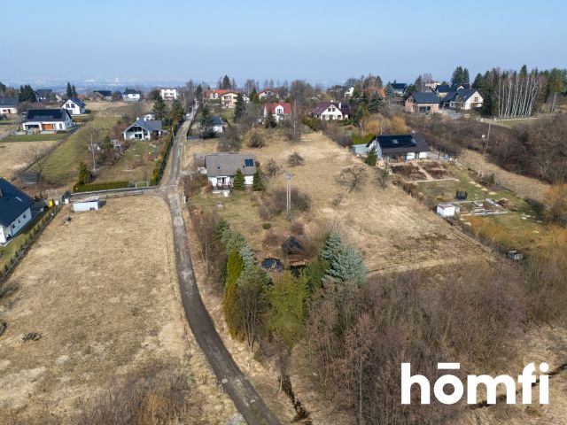 Enchanting Garden Oasis | Private Water Feature | (1700 m²) Plot - Дім - Продаж - Wielicki, Wieliczka / Rożnowa