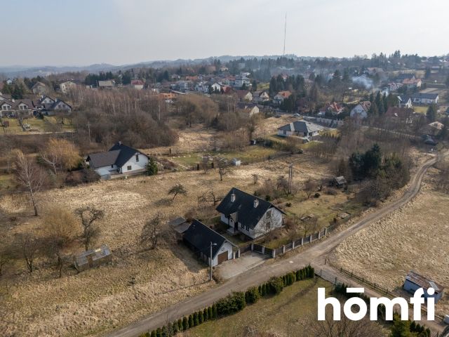 Enchanting Garden Oasis | Private Water Feature | (1700 m²) Plot - Дім - Продаж - Wielicki, Wieliczka / Rożnowa