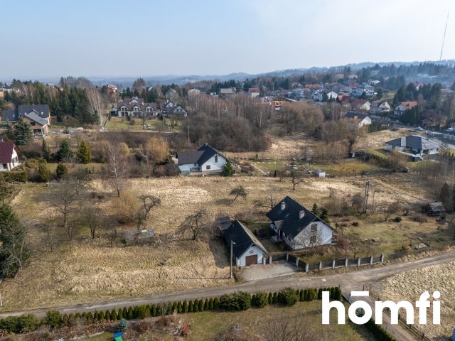 Enchanting Garden Oasis | Private Water Feature | (1700 m²) Plot - Дім - Продаж - Wielicki, Wieliczka / Rożnowa