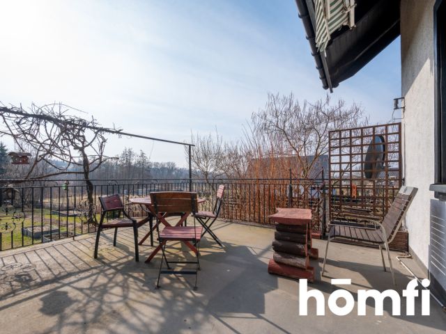 Enchanting Garden Oasis | Private Water Feature | (1700 m²) Plot - Дім - Продаж - Wielicki, Wieliczka / Rożnowa