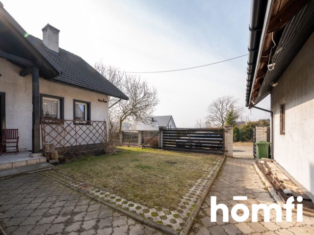 Enchanting Garden Oasis | Private Water Feature | (1700 m²) Plot - Дім - Продаж - Wielicki, Wieliczka / Rożnowa