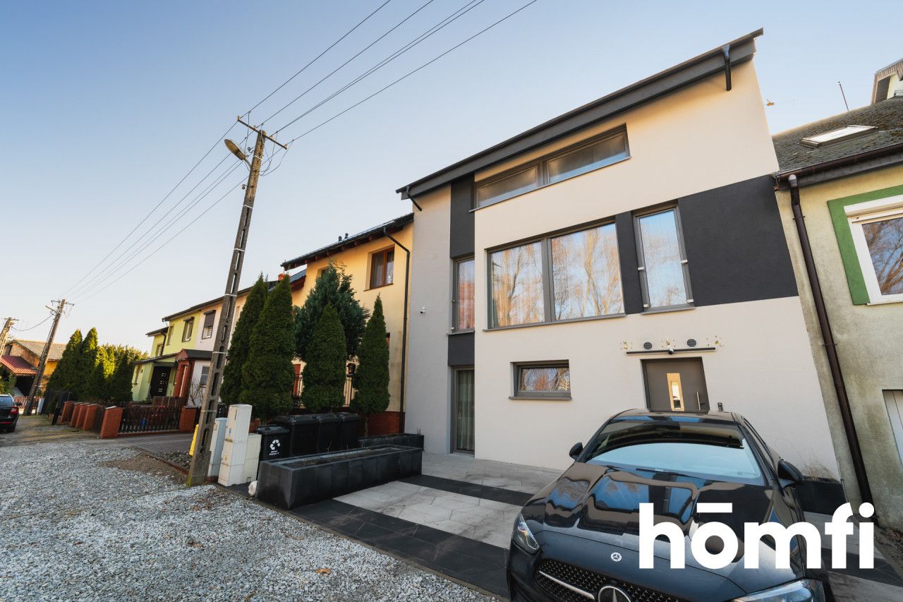 Modern House with Three Apartments - Дім - Продаж - Poznański, Kórnik / Bnin