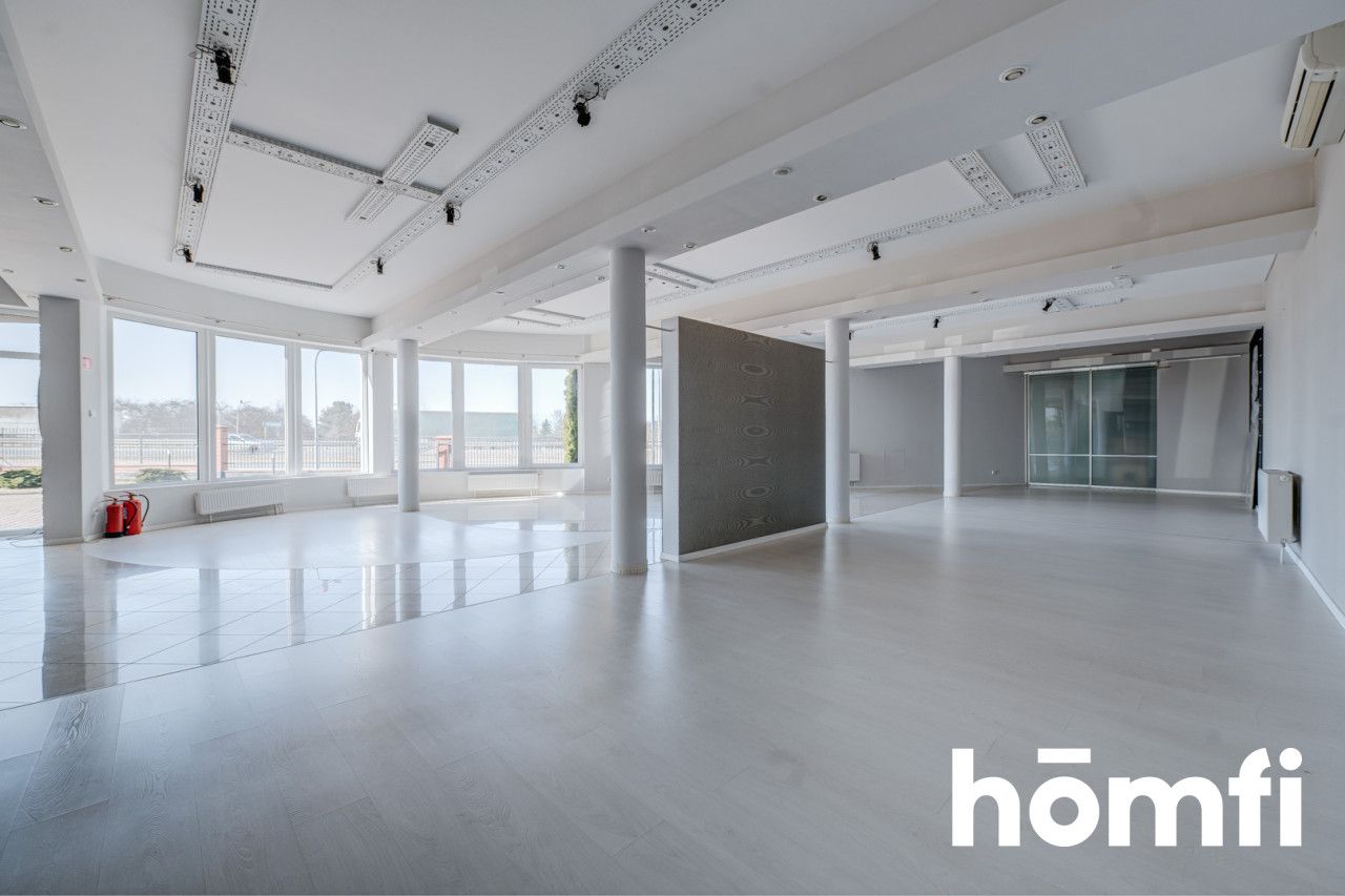 Great commercial building with high business potentia in Radom - Комерційне приміщення - Оренда - Radom, Sadków