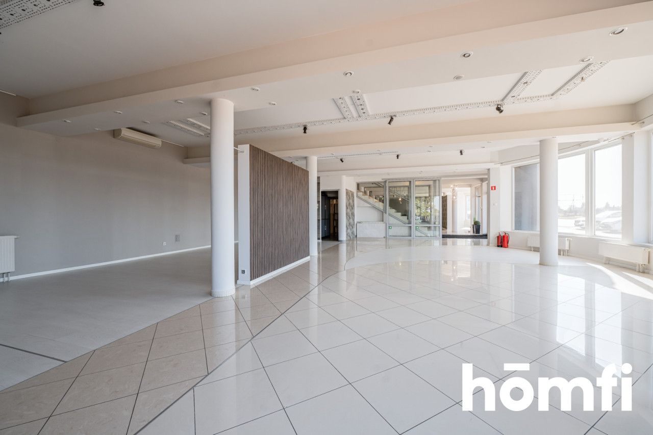 Great commercial building with high business potentia in Radom - Комерційне приміщення - Оренда - Radom, Sadków
