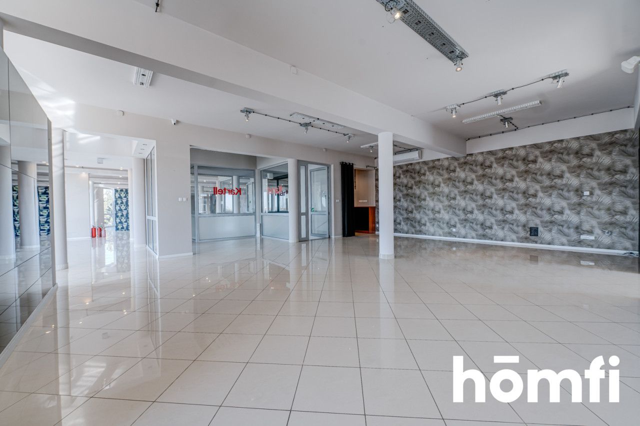 Great commercial building with high business potentia in Radom - Комерційне приміщення - Оренда - Radom, Sadków