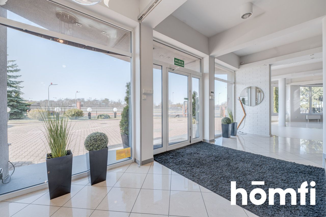 Great commercial building with high business potentia in Radom - Комерційне приміщення - Оренда - Radom, Sadków