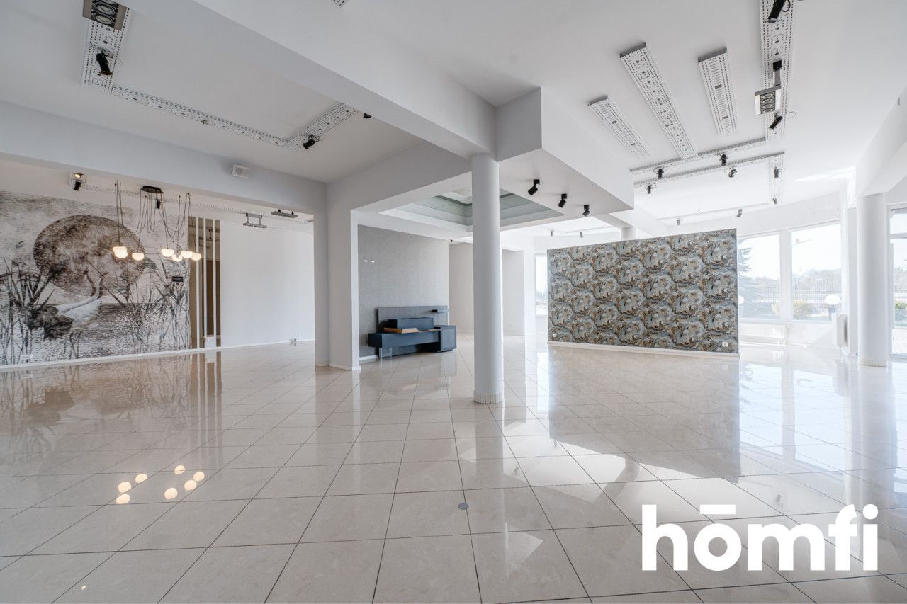 Great commercial building with high business potentia in Radom - Комерційне приміщення - Оренда - Radom, Sadków