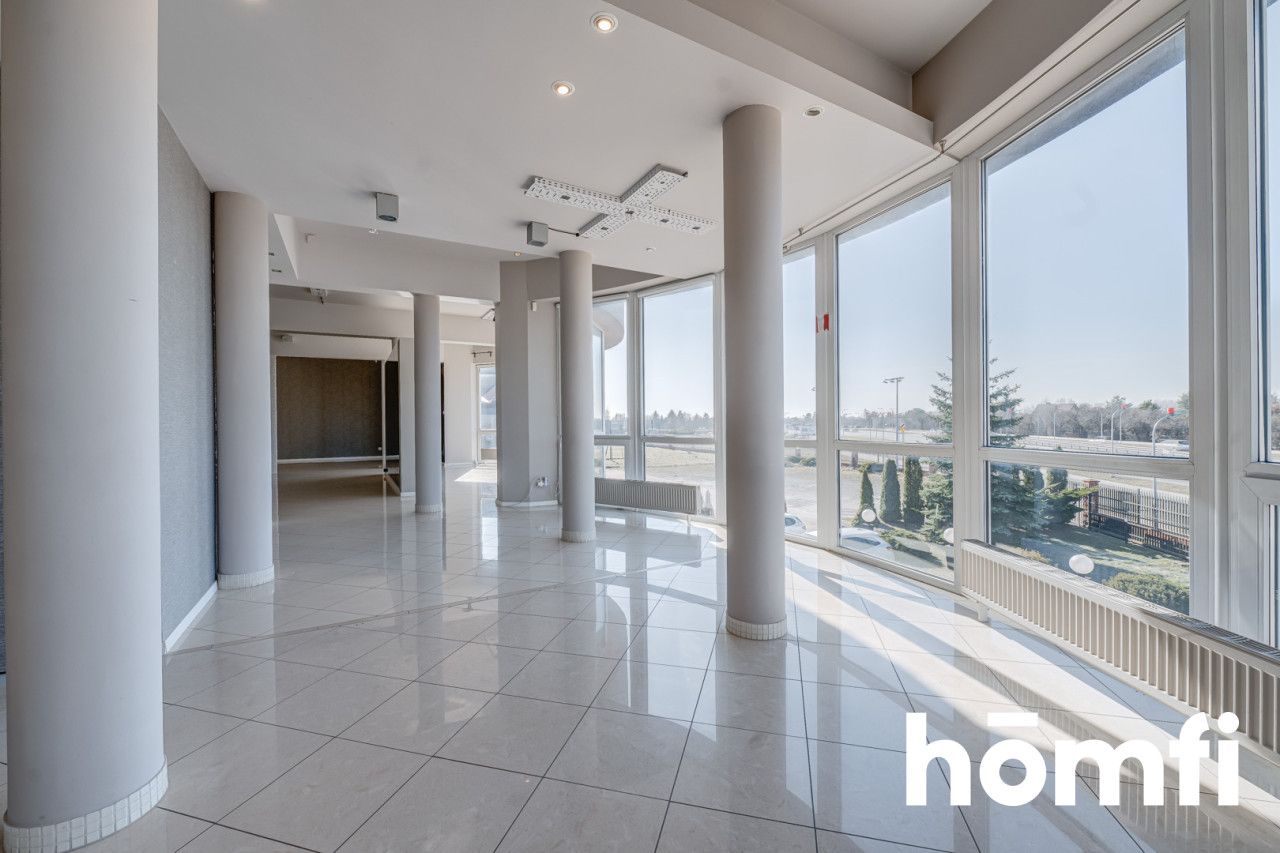 Great commercial building with high business potentia in Radom - Комерційне приміщення - Оренда - Radom, Sadków