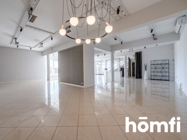 Wyjątkowy budynek komercyjny o dużym potencjale w Radomiu - Lokal użytkowy - Wynajem - Radom, Sadków