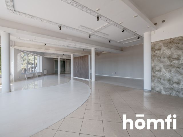 Wyjątkowy budynek komercyjny o dużym potencjale w Radomiu - Lokal użytkowy - Wynajem - Radom, Sadków