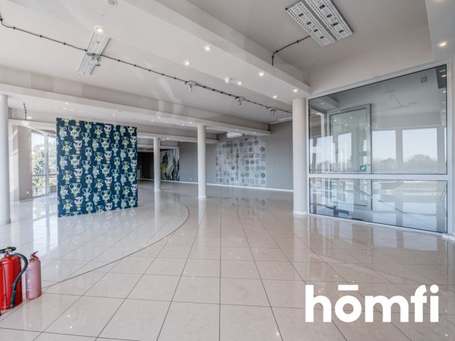 Wyjątkowy budynek komercyjny o dużym potencjale w Radomiu - Lokal użytkowy - Wynajem - Radom, Sadków