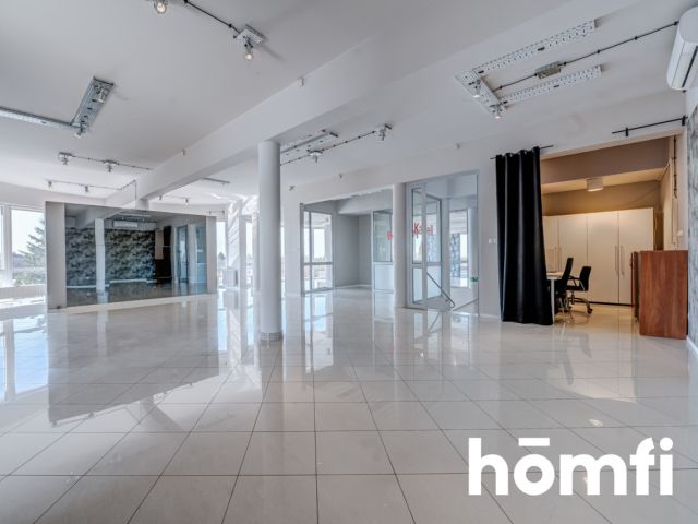 Wyjątkowy budynek komercyjny o dużym potencjale w Radomiu - Lokal użytkowy - Wynajem - Radom, Sadków