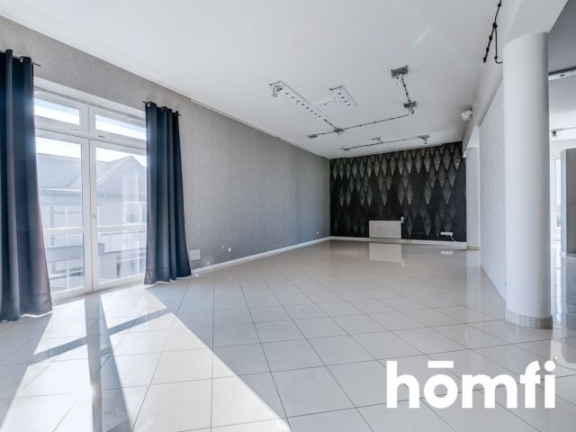 Wyjątkowy budynek komercyjny o dużym potencjale w Radomiu - Lokal użytkowy - Wynajem - Radom, Sadków