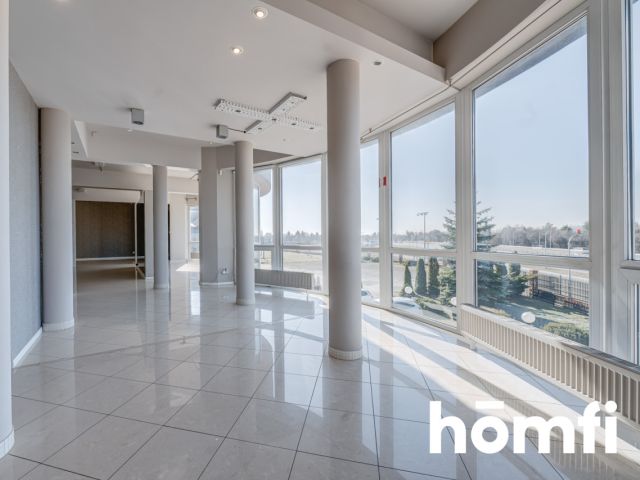 Wyjątkowy budynek komercyjny o dużym potencjale w Radomiu - Lokal użytkowy - Wynajem - Radom, Sadków