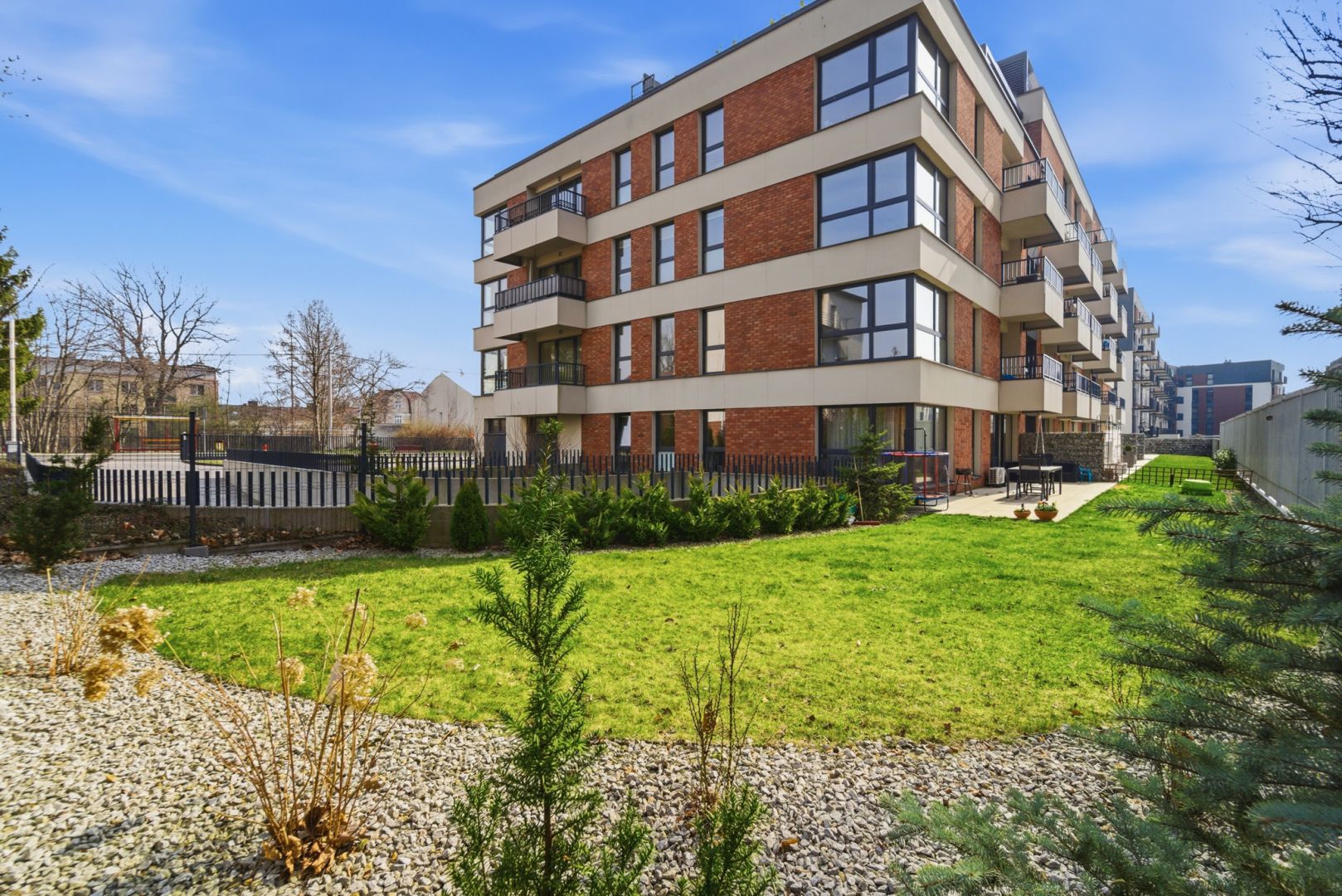 100-SQUARE-METER APARTMENT WITH A GARDEN, BIELSKO-BIAŁA - Apartment - Sale - Bielsko-Biała, Górne Przedmieście