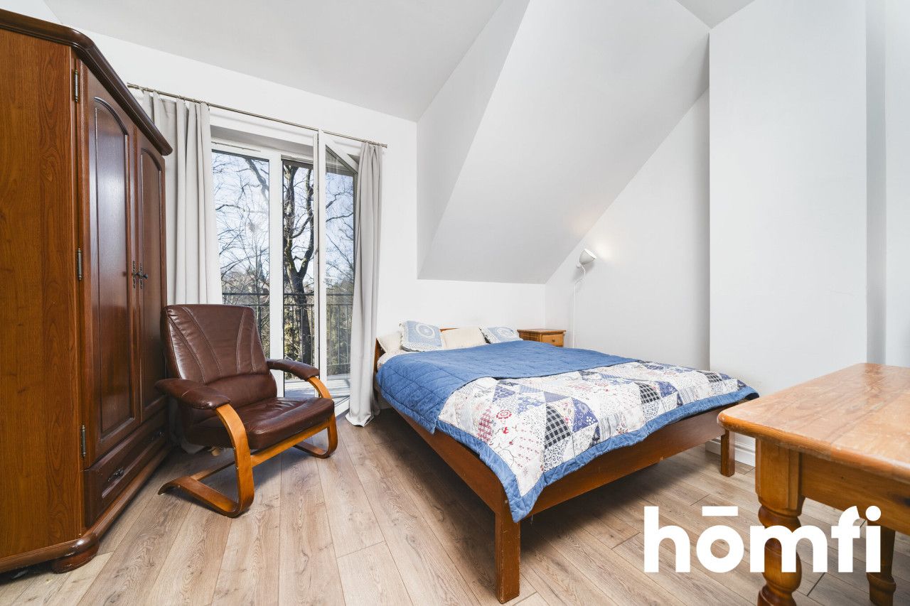 A spacious house surrounded by greenery near Kraków - Дім - Продаж - Krakowski, Zabierzów