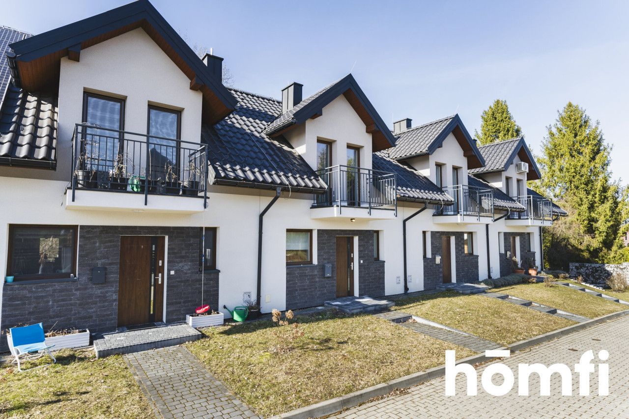 A spacious house surrounded by greenery near Kraków - Дім - Продаж - Krakowski, Zabierzów